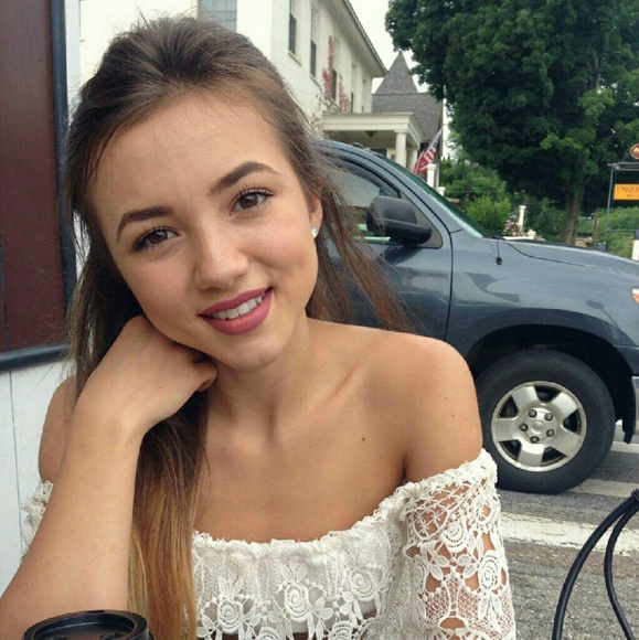 Profile Picture of Bianca Oprea (@biancaoprea) on Poshmark