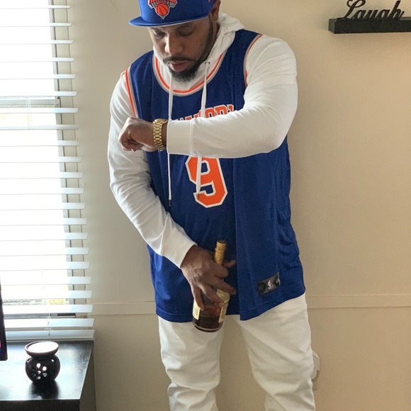 Profile Picture of Carl Williams (@carl224) on Poshmark