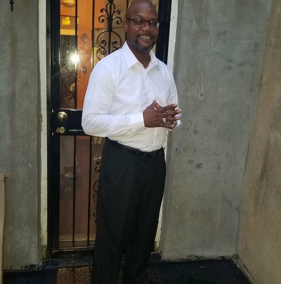 Profile Picture of Phillip Dowling (@phillipdowling) on Poshmark