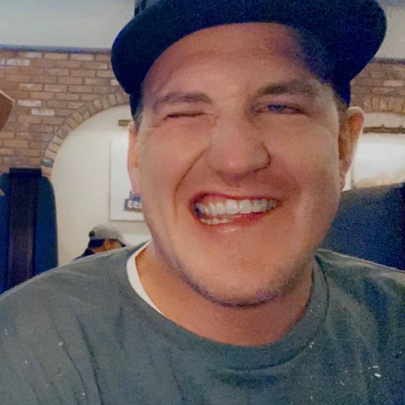 Profile Picture of Eric Beall (@ebeall1) on Poshmark