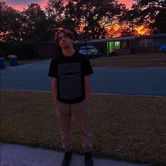 Profile Picture of Matthew Gaskins (@matthewgaskins) on Poshmark