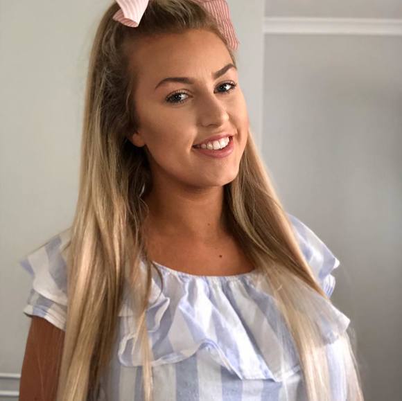 Profile Picture of Maddie Badham (@maddieivy1997) on Poshmark