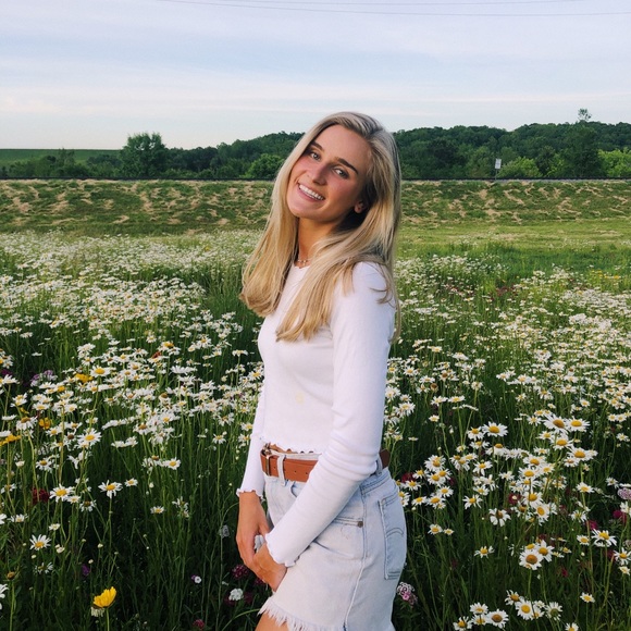 Profile Picture of Callie Beardslee (@calliebeardslee) on Poshmark