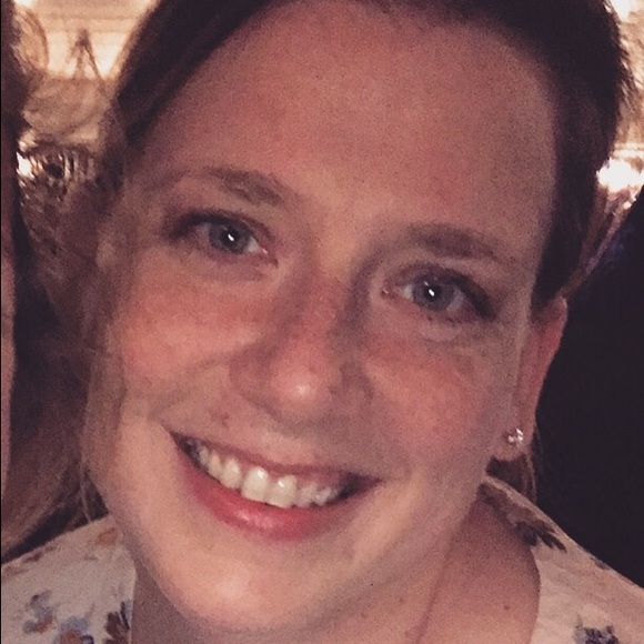 Profile Picture of Vanessa Frist (@vfrist) on Poshmark