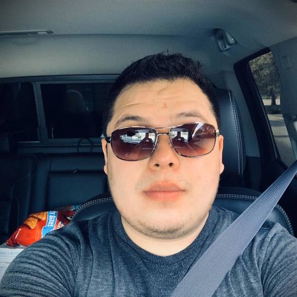 Profile Picture of Daniel JimÃ¨nez (@granjaelpollon) on Poshmark