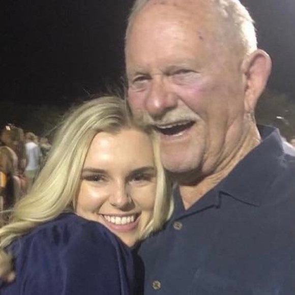 Profile Picture of Kelli Padilla (@padillakelli) on Poshmark