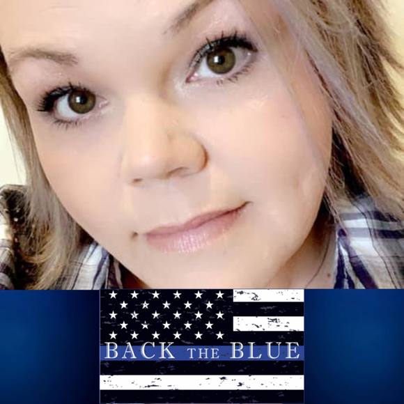 Profile Picture of Samantha Cutsinger (@sjc161986) on Poshmark
