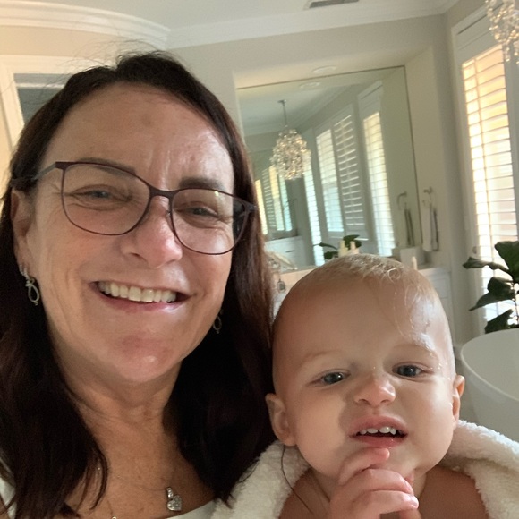 Profile Picture of Lisa Fletcher (@lisafletcher805) on Poshmark