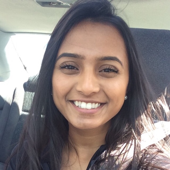 Profile Picture of Hazel Patel (@hazupatel) on Poshmark