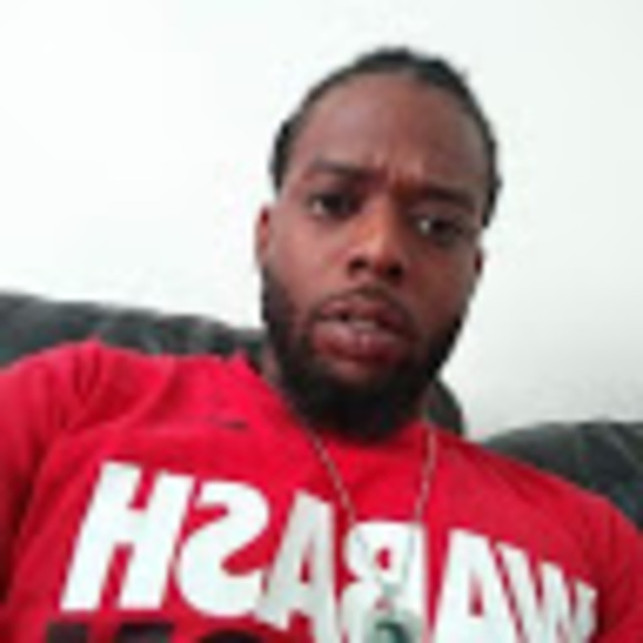 Profile Picture of Carlos Burt (@carlosburtii) on Poshmark