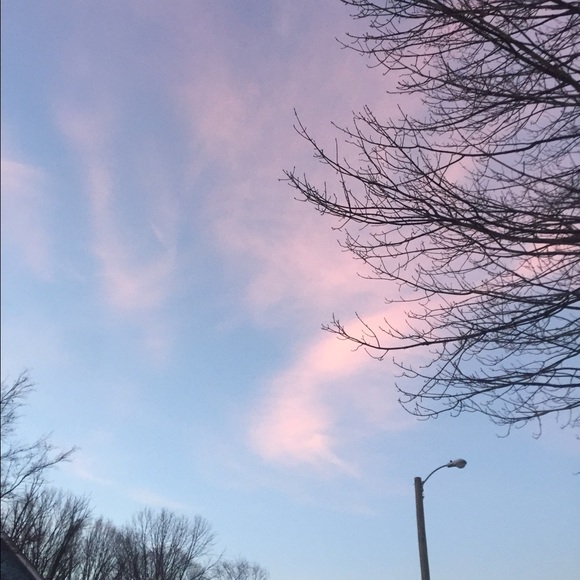 Profile Picture of Makenna Schlauch (@mktoolive) on Poshmark