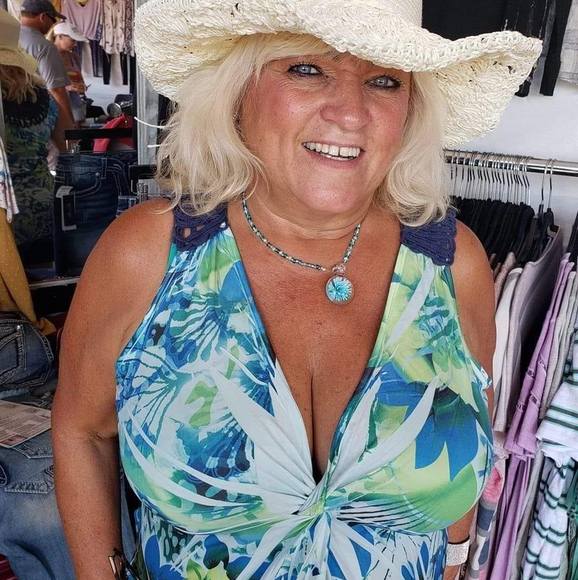 Profile Picture of Nancy Walker (@e1228n) on Poshmark