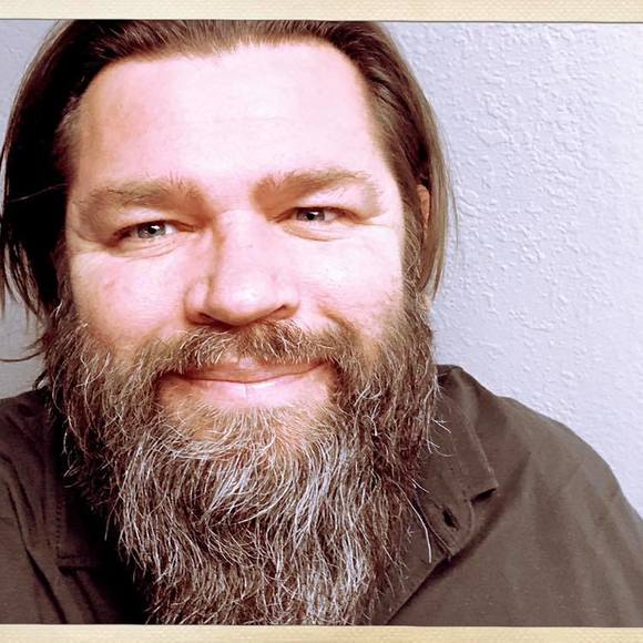 Profile Picture of Brett Petersen (@iheartbrettp) on Poshmark