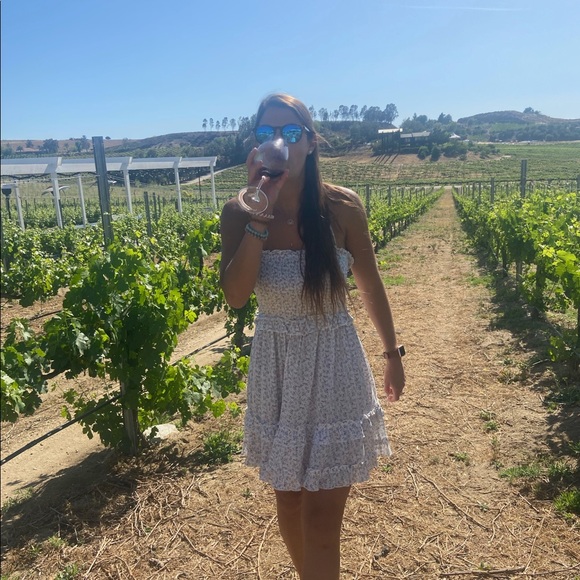 Profile Picture of Jillian Mercer (@jillianmercer15) on Poshmark