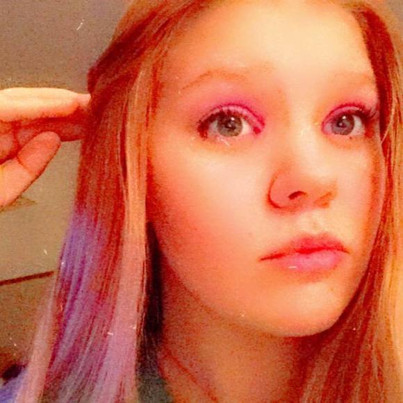 Profile Picture of Shelby Hatchard (@shelbyx225) on Poshmark