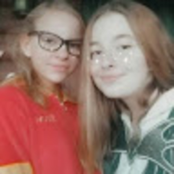 Profile Picture of Pheonix Whyde (@pheonixlerae) on Poshmark