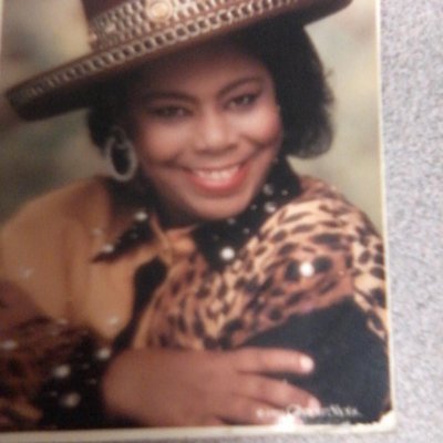 Profile Picture of Kitty Kat Andrews (@KittyAndrews2) on Twitter