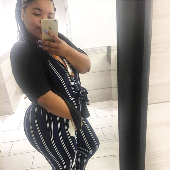 Profile Picture of Deedee Horton (@darrylla123) on Poshmark