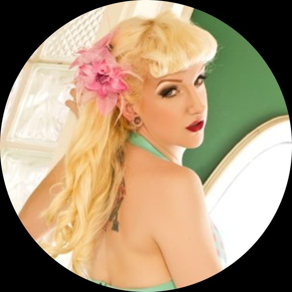 Shari Mcdonough - Poshmark Profile Picture of Shari Mcdonough (@serpentine21) on Poshmark