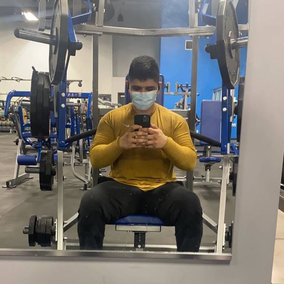 Profile Picture of Manuel Gonzalez (@manuelgonzal290) on Poshmark