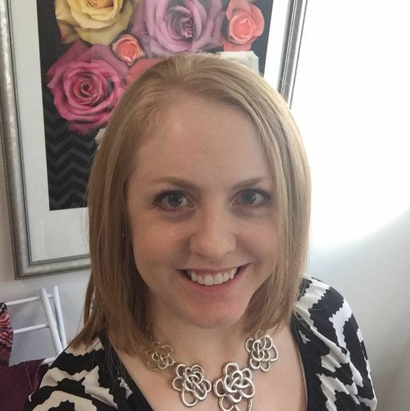 Profile Picture of Jill Curphy (@jillmc44) on Poshmark