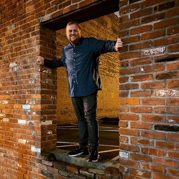 Profile Picture of Evan Long (@evanshanelong) on Poshmark