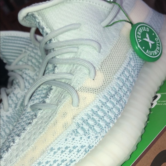 Profile Picture of Dustin Cross (@yezzy350v2) on Poshmark