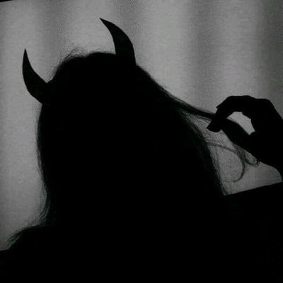 Profile Picture of Arabella Bianca (@AravelaMarte) on Twitter