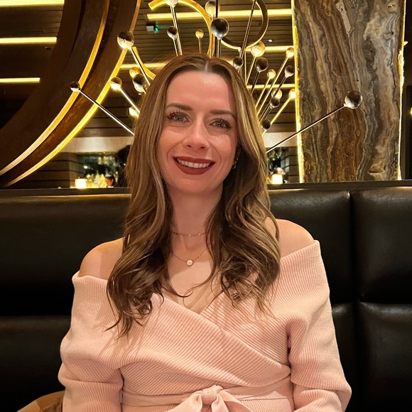 Profile Picture of Honna Swanson (@hswanson777) on Poshmark