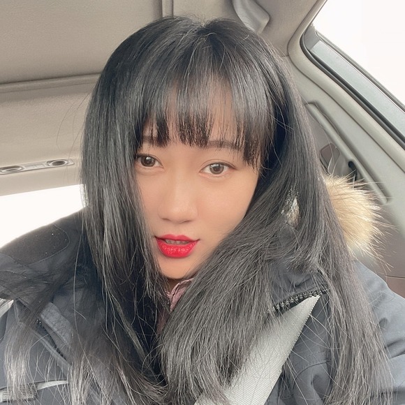 Profile Picture of Tsegii Tseegii (@wow_tseegii) on Poshmark