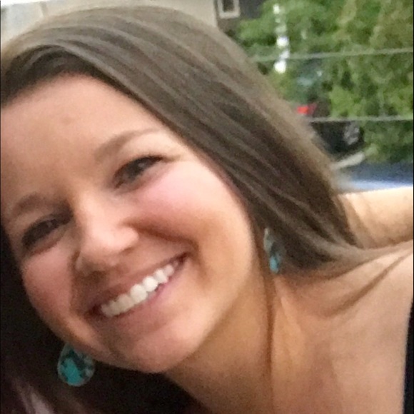 Mikaela Bortot - Poshmark Profile Picture of Mikaela Bortot (@mikaelabortot) on Poshmark