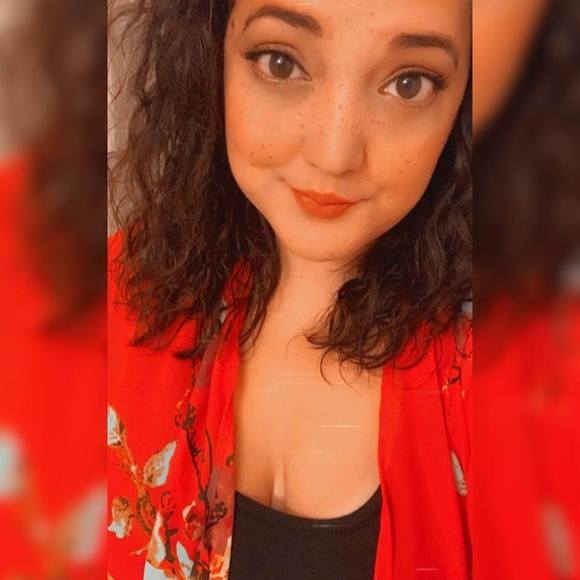 Profile Picture of Jessie Lanfranchi (@jessiefabiana) on Poshmark