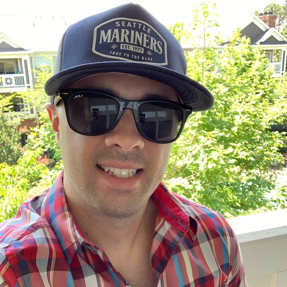 Profile Picture of Josiah Faas (@josiahfaas) on Poshmark