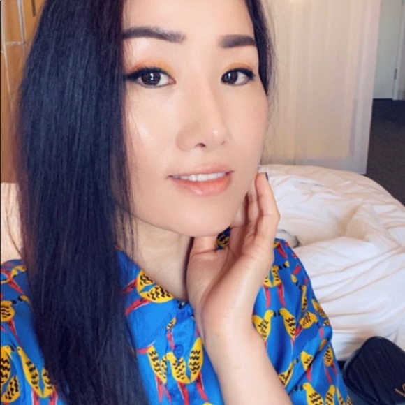 Profile Picture of Nga Huynh (@ngahuynh351) on Poshmark