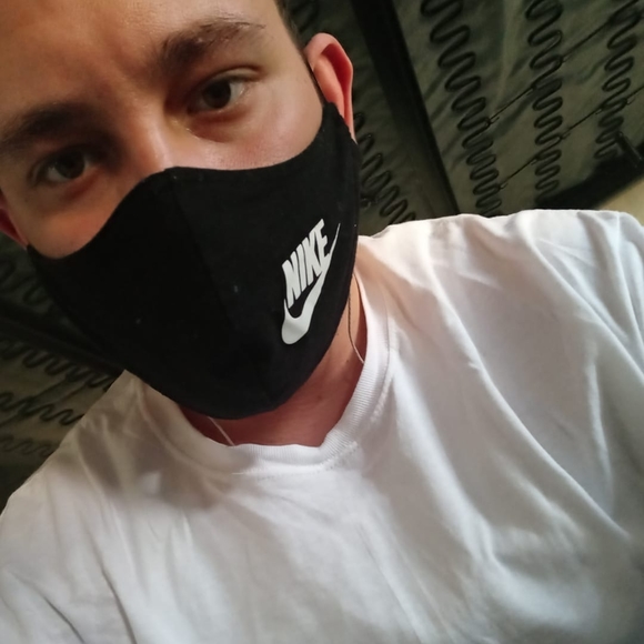 Profile Picture of Drew Clelland (@drewsav23) on Poshmark