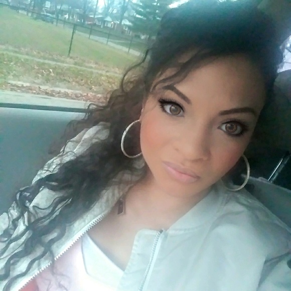 Profile Picture of Kayla Stroupe (@kmariexe3) on Poshmark