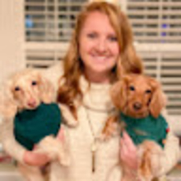 Profile Picture of Abbie Demagistris (@abbiedemag) on Poshmark