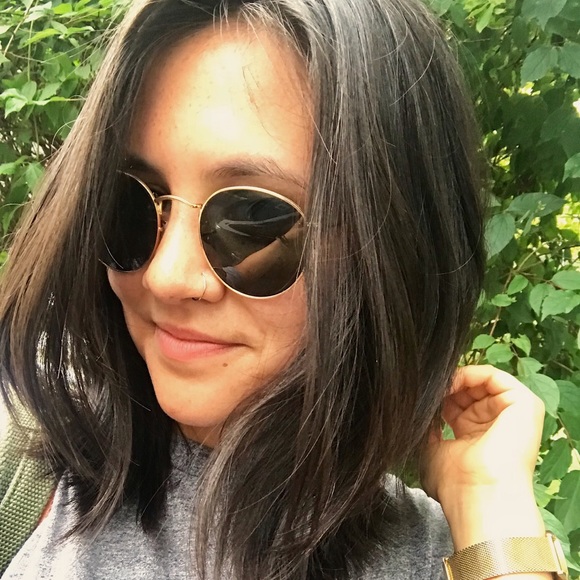 Profile Picture of Megan Urgiles (@meganurgiles) on Poshmark