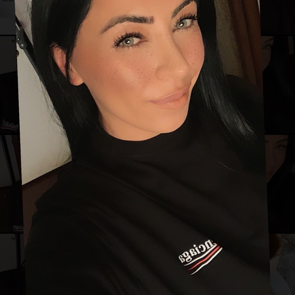 Profile Picture of Annie Cholakian (@acholakian) on Poshmark