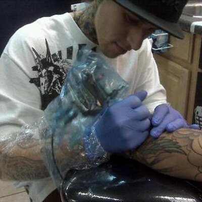 Profile Picture of Dustin Pacheco (@dustinuout) on Twitter