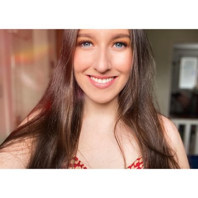 Profile Picture of Caroline Thurston (@carolinegrace_t) on Twitter