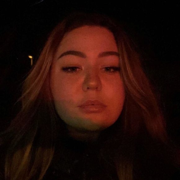 Profile Picture of Mara Waynick (@m_waynick) on Poshmark