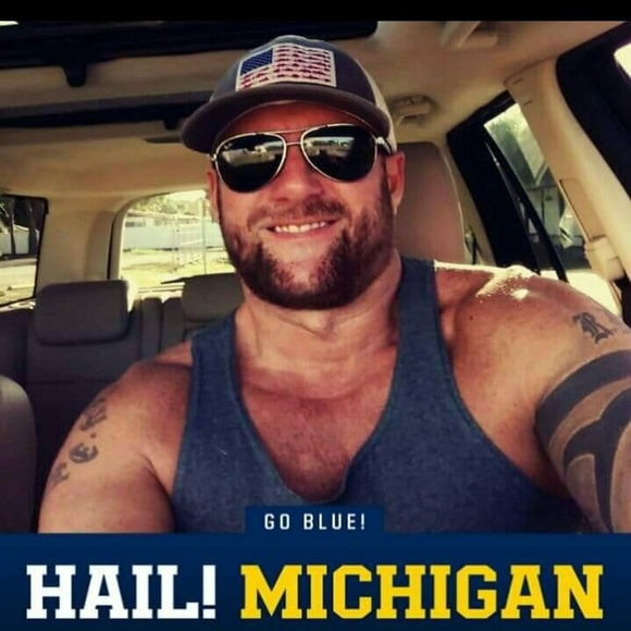 Profile Picture of John Brouckaert (@brouckaertj) on Poshmark
