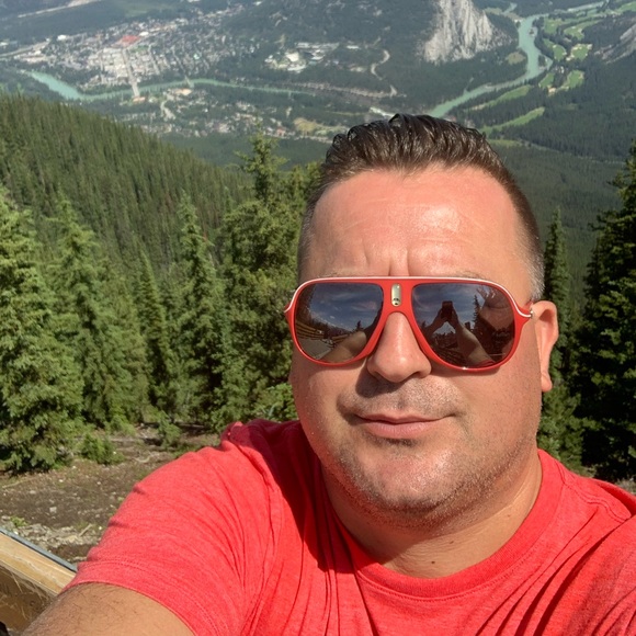 Profile Picture of Pawel Jakubiec (@paweljakubiec) on Poshmark