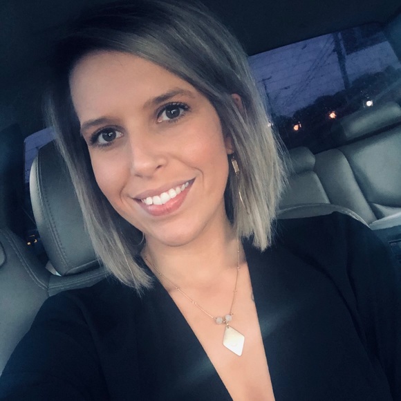 Profile Picture of Jennifer Hamman (@jhamman3) on Poshmark
