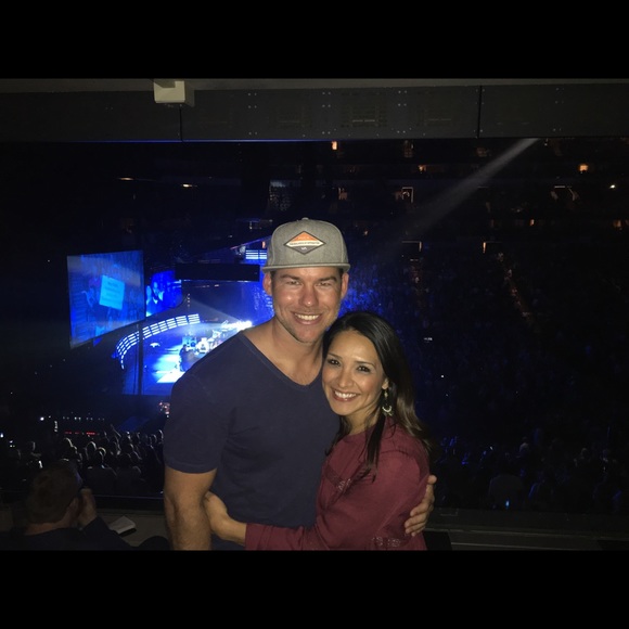 Profile Picture of Jason Albrecht (@jasn343) on Poshmark