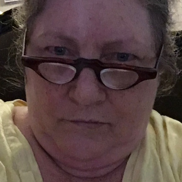 Profile Picture of Sunny Taylor (@suntaylor) on Poshmark