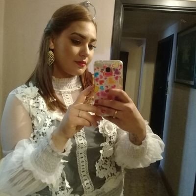 Profile Picture of Iris Holguin (@irisholguin1) on Twitter