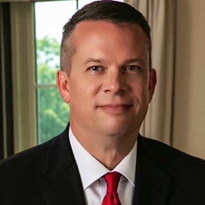 Profile Picture of GardnerWebbPresident (@GardnerWebbpres) on Twitter