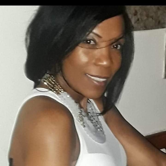 Profile Picture of Caribena Caribena (@caribenac) on Poshmark